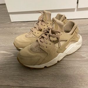 Nike Women’s Huarache Sneakers